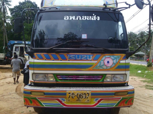 10ล้อเพลาเดียว175แรงFVM12MY วางหัวเก๋งเดก้า...รถสวยมาก  เล่มพร้อม คัสซีสวย เครื่องสวย...