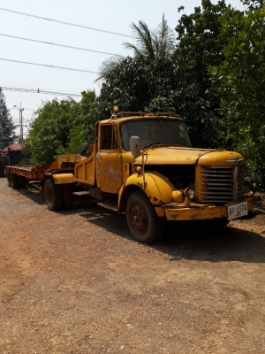 ขายถูกด่วนราคานี้ถูกมากๆแล้วครับ ขายรถหัวลาก 6 ล้อ HINO หน้ายาว เครื่อง HINO ส่วนหางโลว์เบสขายไปแล้วเหลือหัวลากครับ ใช้งานได้ครับ มีเกียร์สโลว์ มีวิ้นซ์ ไม่มีทะเบียน  ราคานี้หาไม่ได้แล้วครับ ต้องการขายด่วนมากครับ  ต