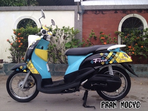 ขาย yamaha fino สีดำเหลืองฟ้า รถปีนี้ ใช้งานมา5เดือนเท่านั้น