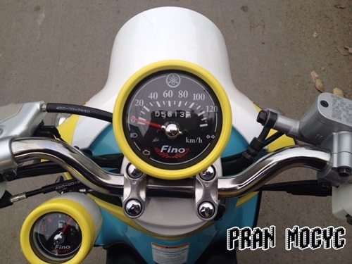 ขาย yamaha fino สีดำเหลืองฟ้า รถปีนี้ ใช้งานมา5เดือนเท่านั้น