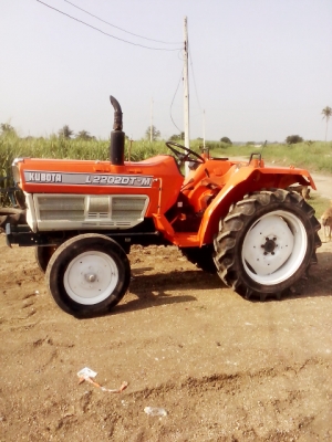 มาแล้วจ้า Kubota 2202 22แรง สวย สภาพดี สนใจติดต่อ 089-9638932 (สีนวน ลำเพลิน)