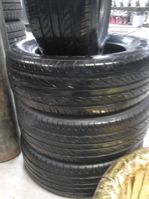 215/60R16 Firestone TZ700 ชุด 4 เส้น สวยๆ สภาพใหม่ๆน่าใช้ ดอกยางหนาเสมอ ปี2012 ( 4412 ) ชุด 4 เส้น  TEL.081-427-3941