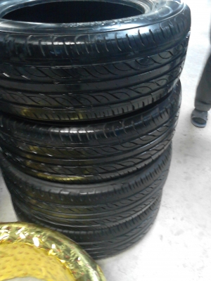 215/60R16 Firestone TZ700 ชุด 4 เส้น สวยๆ สภาพใหม่ๆน่าใช้ ดอกยางหนาเสมอ ปี2012 ( 4412 ) ชุด 4 เส้น  TEL.081-427-3941