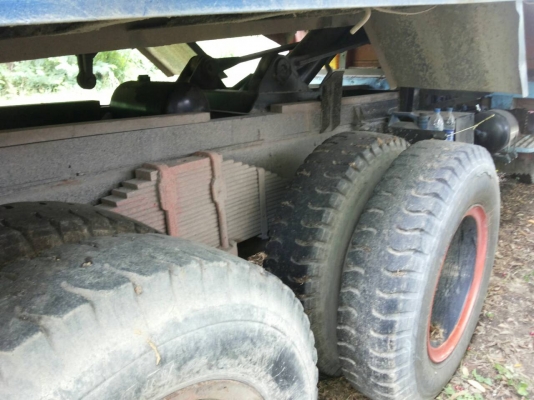 รถบรรทุก 10 ล้อใหญ่ ISUZU หน้ายาวดั๊มพ์ได้ ปี 2555 ราคา 270,000 บ.