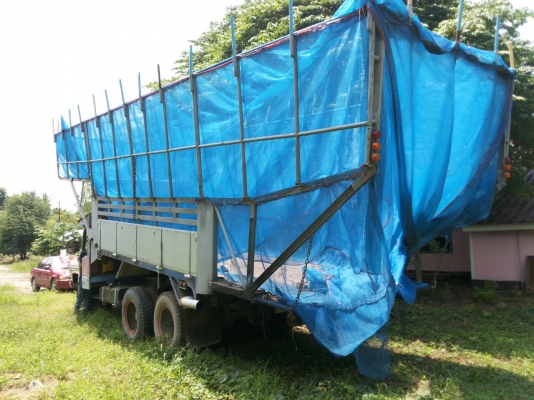 รถบรรทุก 10 ล้อใหญ่ ISUZU หน้ายาวดั๊มพ์ได้ ปี 2555 ราคา 270,000 บ.