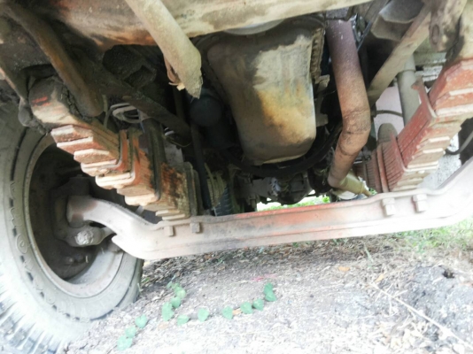 รถบรรทุก 10 ล้อใหญ่ ISUZU หน้ายาวดั๊มพ์ได้ ปี 2555 ราคา 270,000 บ.