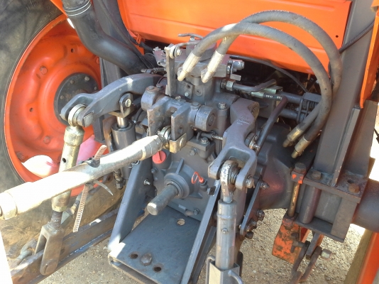 ขาย แทรกเตอร์ KUBOTA  M7040  ถูกๆ สวยๆ