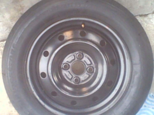 ขายล้อพร้อมยาง 175 65 15 ชุด 2500 บาท