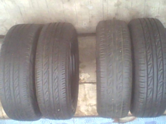 ขายล้อพร้อมยาง 175 65 15 ชุด 2500 บาท
