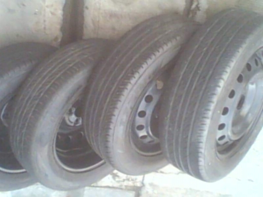 ขายล้อพร้อมยาง 175 65 15 ชุด 2500 บาท