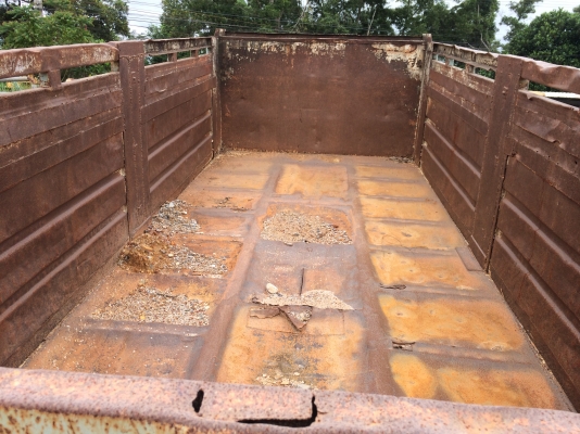 กระบะดั้มSMMของสามมิตรยาว5.5ม. มีครบชุดเพิ่งยกลง คัสซีกว้างประมาณ85ซม.