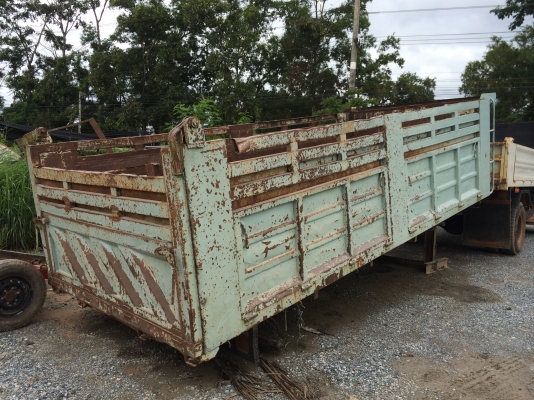 กระบะดั้มSMMของสามมิตรยาว5.5ม. มีครบชุดเพิ่งยกลง คัสซีกว้างประมาณ85ซม.