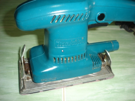 ขายเครื่องขัดกระดาษทรายแบบสั่น มากีต้า รุ่น BO-3700