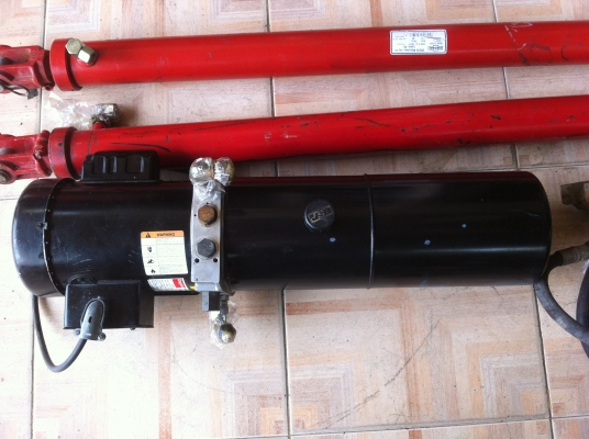 กระบอกไฮโดลิค พร้อมปั๊ม ไฟ 220 v แกนเพลา 32 มิล ความยาวกระบอกที่ยังไม่ได้ใช้งาน เมตรยี่สิบ ของ USA