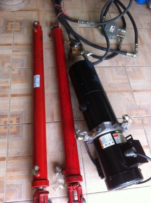 กระบอกไฮโดลิค พร้อมปั๊ม ไฟ 220 v แกนเพลา 32 มิล ความยาวกระบอกที่ยังไม่ได้ใช้งาน เมตรยี่สิบ ของ USA