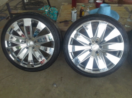 ขายล้อ 20" 5รู 114 8/9 ยางปี 2011 ล้อสวย ยางดี