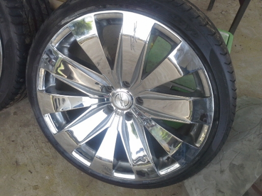 ขายล้อ 20" 5รู 114 8/9 ยางปี 2011 ล้อสวย ยางดี