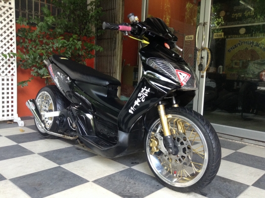 ใครที่สนใจจะซื้อและไม่คิดอะไรมากผมก็จะขายให้ครับ Yamaha Nuvoแต่งเทพๆ