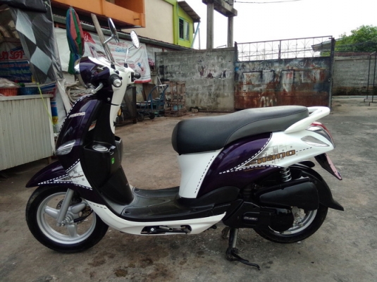 Filano ลายซิป สีม่วง-ขาว หัวฉีดประหยัด รถปี56 สวยๆครับ