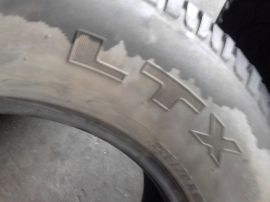 225/70R15 MICHELIN  LTX A/T  มี 3 เส้น TEL.081-427-3941