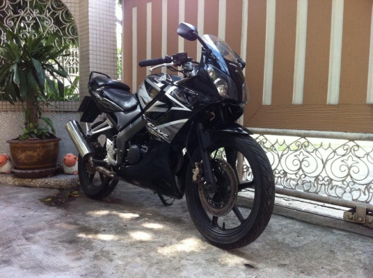 ขออนุญาติขาย HONDA CBR 150 สตา์ร์ทมือ สภาพสวย โอนให้ฟรีครับ