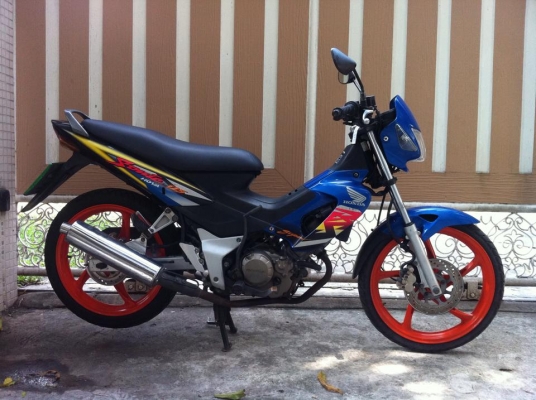 ขออนุญาติขาย Honda Sonic 125 CC. ตัว Top ล้อแม็กLS โอนให้ฟรีครับ