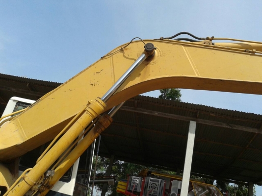 ขาย10ล้อ2เพลาคู่แบ็คโค200-5 โคมัสสุ ไฟฟ้าเต็ม เอกสารเล่มทะเบียน สภาพพร้อมทำงาน เทรลอร์หลงฟูโซ่ เบรคใหญ่ 10สปีดเกียร์ฟลูเลอร์ ขึ้น200 เหล็กไอดรีมสอดทะลุ เอกสารพร้อมโอน