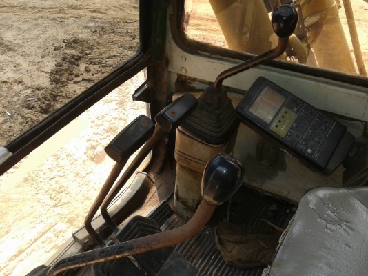 ขาย10ล้อ2เพลาคู่แบ็คโค200-5 โคมัสสุ ไฟฟ้าเต็ม เอกสารเล่มทะเบียน สภาพพร้อมทำงาน เทรลอร์หลงฟูโซ่ เบรคใหญ่ 10สปีดเกียร์ฟลูเลอร์ ขึ้น200 เหล็กไอดรีมสอดทะลุ เอกสารพร้อมโอน