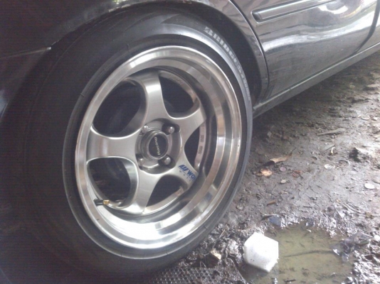 ล้อ15" หน้า7.5 หลัง8.5 พร้อมยาง 195/55 คู่หน้าปี13 หลังปีเก่า