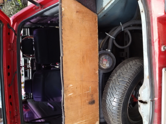 ขายรถ datsun 3ประตู ติดแก๊สlpg