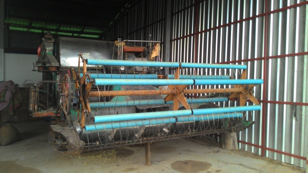 ขายรถเกี่ยวข้าวรองกระสอบ