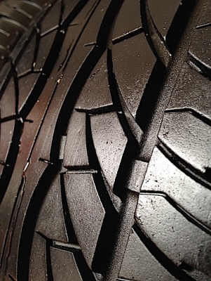 ขายยาง Maxxis 235/60/16 ปี13 ดอกหนาๆ 1ชุด ขายยาง Maxxis 235/60/16 ปี13 ดอกหนาๆ 1ชุด