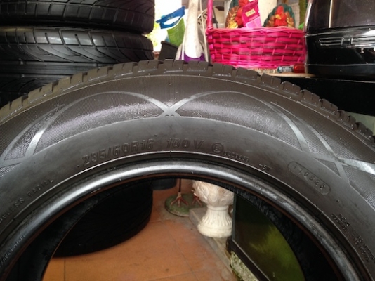 ขายยาง Maxxis 235/60/16 ปี13 ดอกหนาๆ 1ชุด ขายยาง Maxxis 235/60/16 ปี13 ดอกหนาๆ 1ชุด