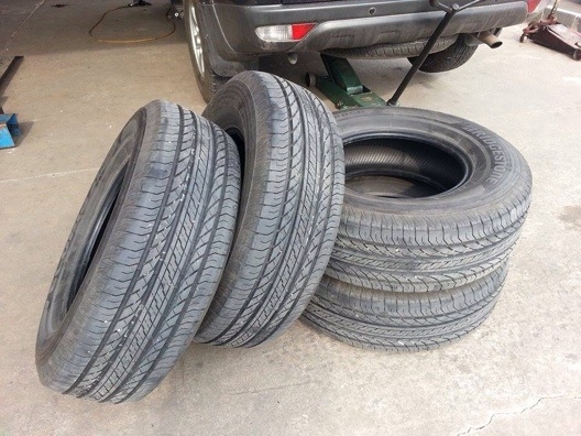 ขายยาง Bridgestone ecopia 265/70/16 ปี14 เดือน7 ลงพื้นไป 400 โล