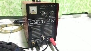 ตู้เชื่อมอาร์กอน (tig)ยี่ห้อ อาร์คแมน ขนาดใหญ่ถึง 200 A อุปกรณ์ครบพร้อมใช้งานครับ