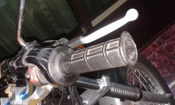 ขาย Yamaha TW200 ปี 2001เดิมๆสภาพสวยราคา 45000 บาทครับ