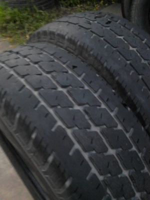 215R14 BRIDGESTONE LEO 677  ปี 2013  มี 2 เส้น TEL.081-427-3941