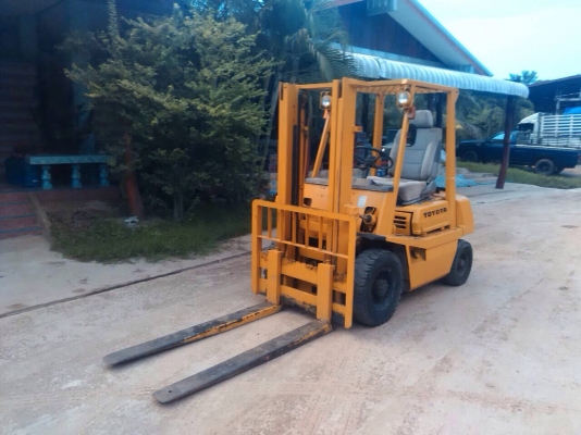 โฟลคลิฟ2.5 ตันสภาพดีมากๆ เบรค  ครัช เป็นระบบไฮดรอลิกผ่อนแรงเบานิ่มมากๆ