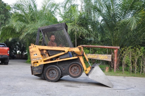 ลดกระหน่ำ!!ขายBOBCAT TOYOTA 2SD สวยเดิมจากญี่ปุ่นยังไม่เคยใช้งานในไทย 79,000เท่านั้น