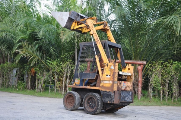 ลดกระหน่ำ!!ขายBOBCAT TOYOTA 2SD สวยเดิมจากญี่ปุ่นยังไม่เคยใช้งานในไทย 79,000เท่านั้น