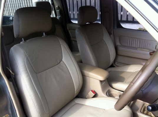 NISSAN FRONTIER 3.0 ZDI TOP 4ประตูคับ ไฟฟ้าทั้งคันเบาะหนังแท้