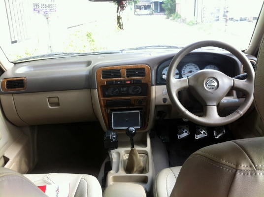 NISSAN FRONTIER 3.0 ZDI TOP 4ประตูคับ ไฟฟ้าทั้งคันเบาะหนังแท้