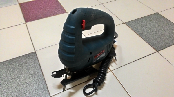 ขายเลื่อยฉลุไฟฟ้ายี่ห้อ Boschรุ่นGST65สภาพตัวนี้เกือบๆจะเป็นของใหม่ครับ