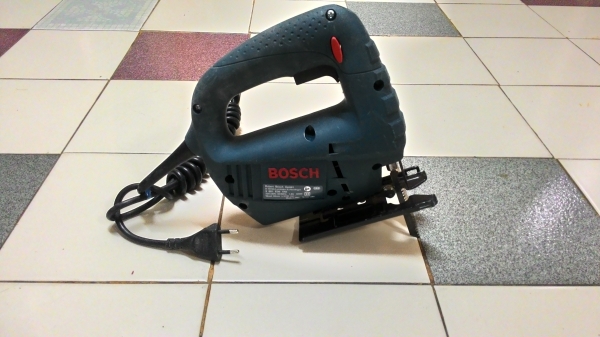 ขายเลื่อยฉลุไฟฟ้ายี่ห้อ Boschรุ่นGST65สภาพตัวนี้เกือบๆจะเป็นของใหม่ครับ