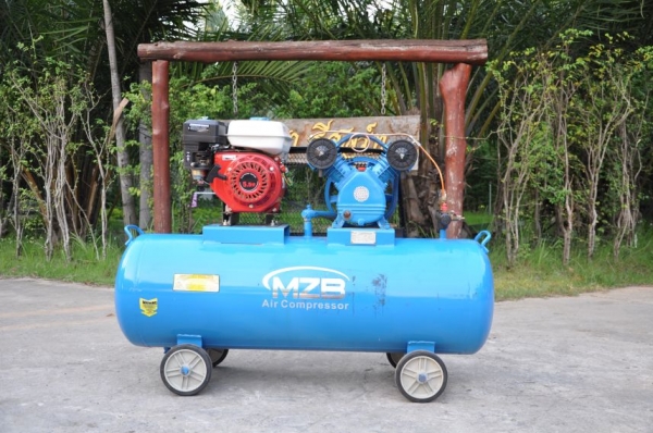 ขายปั้มลม2สูบ(เครืองยนต์)5.5แรง ใหม่ๆ เปิดตู้ติดมา(ไต้หวัน) คุณภาพส่งออก ยังไม่เคยใช้งานในไทย25,500เท่านั้น!!