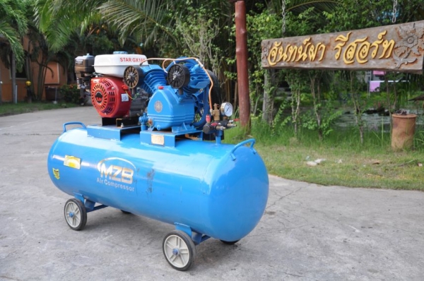 ขายปั้มลม2สูบ(เครืองยนต์)5.5แรง ใหม่ๆ เปิดตู้ติดมา(ไต้หวัน) คุณภาพส่งออก ยังไม่เคยใช้งานในไทย25,500เท่านั้น!!