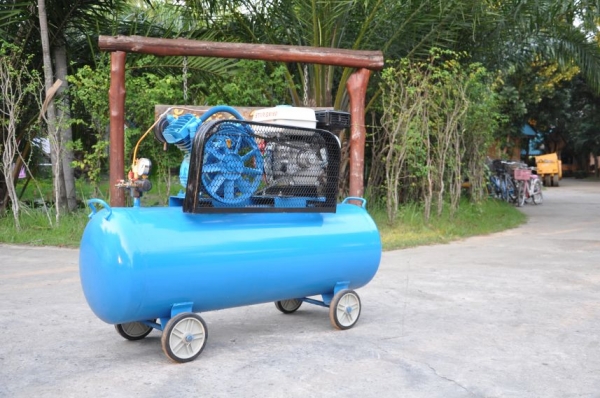 ขายปั้มลม2สูบ(เครืองยนต์)5.5แรง ใหม่ๆ เปิดตู้ติดมา(ไต้หวัน) คุณภาพส่งออก ยังไม่เคยใช้งานในไทย25,500เท่านั้น!!