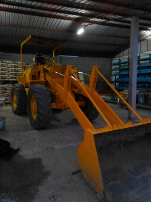 ขายครับ รถตัก cat 910 -80u เอวอ่อน สวยๆต่อแขนแล้วครั[