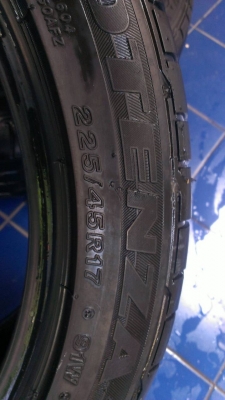 ขายยางBridcestone225/45/17รันเฟรสถอดจากBM E90. 1คู่