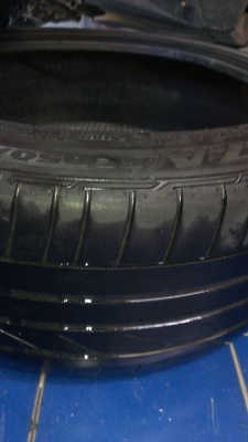 ขายยางBridcestone225/45/17รันเฟรสถอดจากBM E90. 1คู่